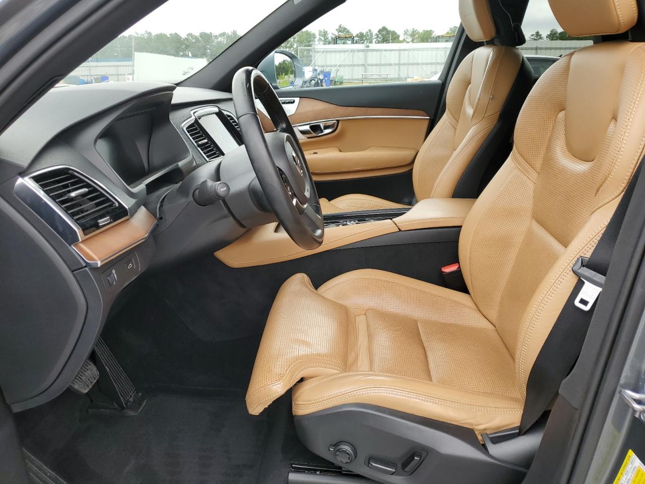 2017 VOLVO XC90