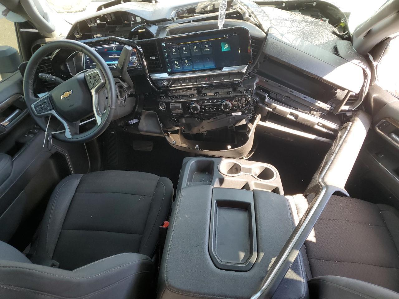 2024 CHEVROLET Silverado
