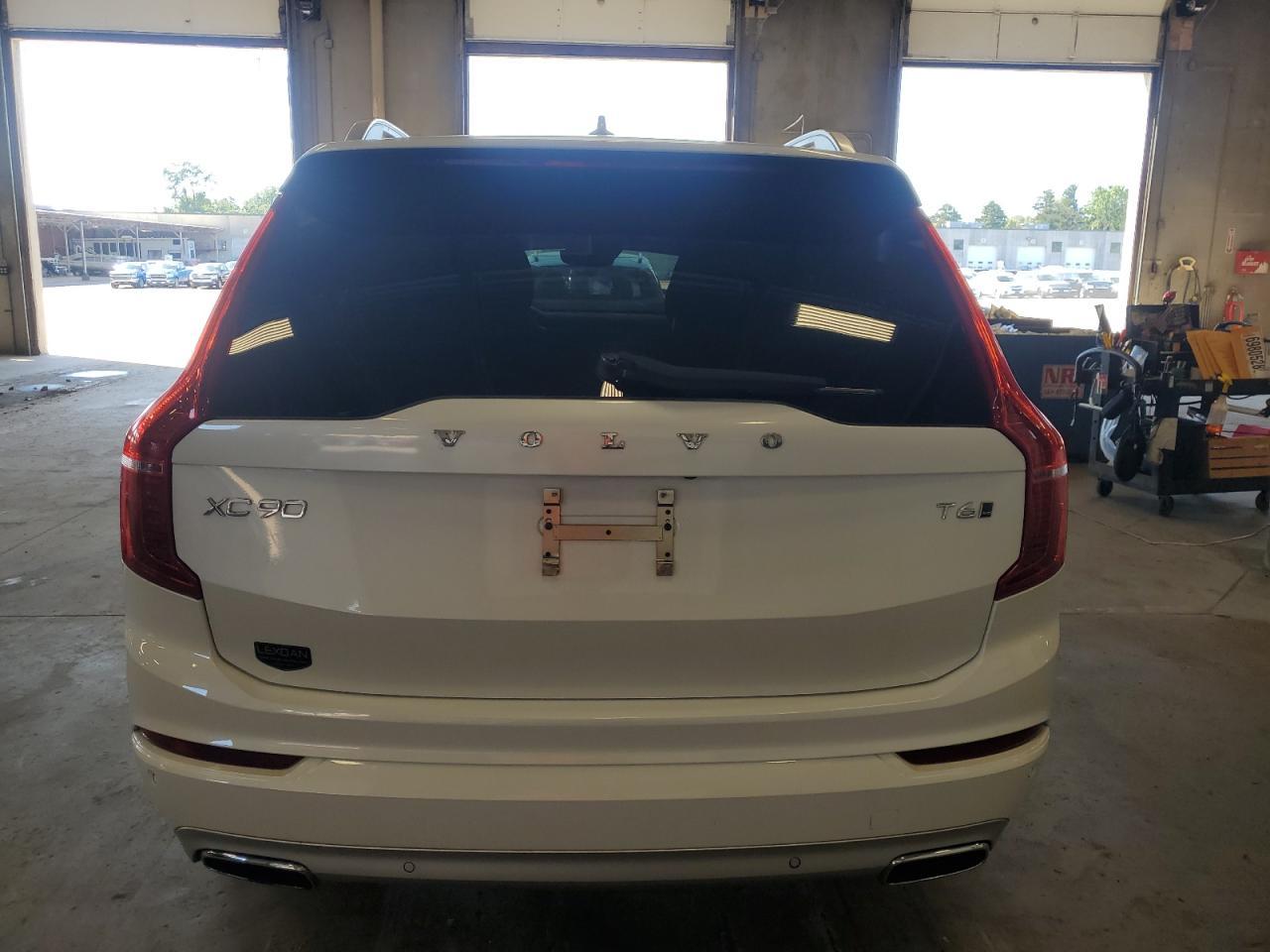 2017 VOLVO XC90