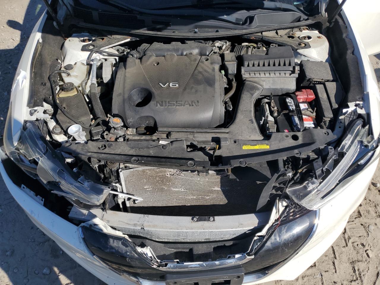 2017 NISSAN Maxima