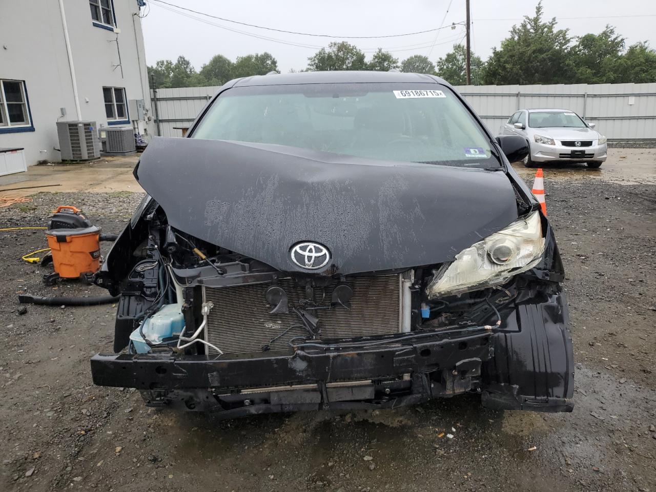 2015 TOYOTA SIENNA