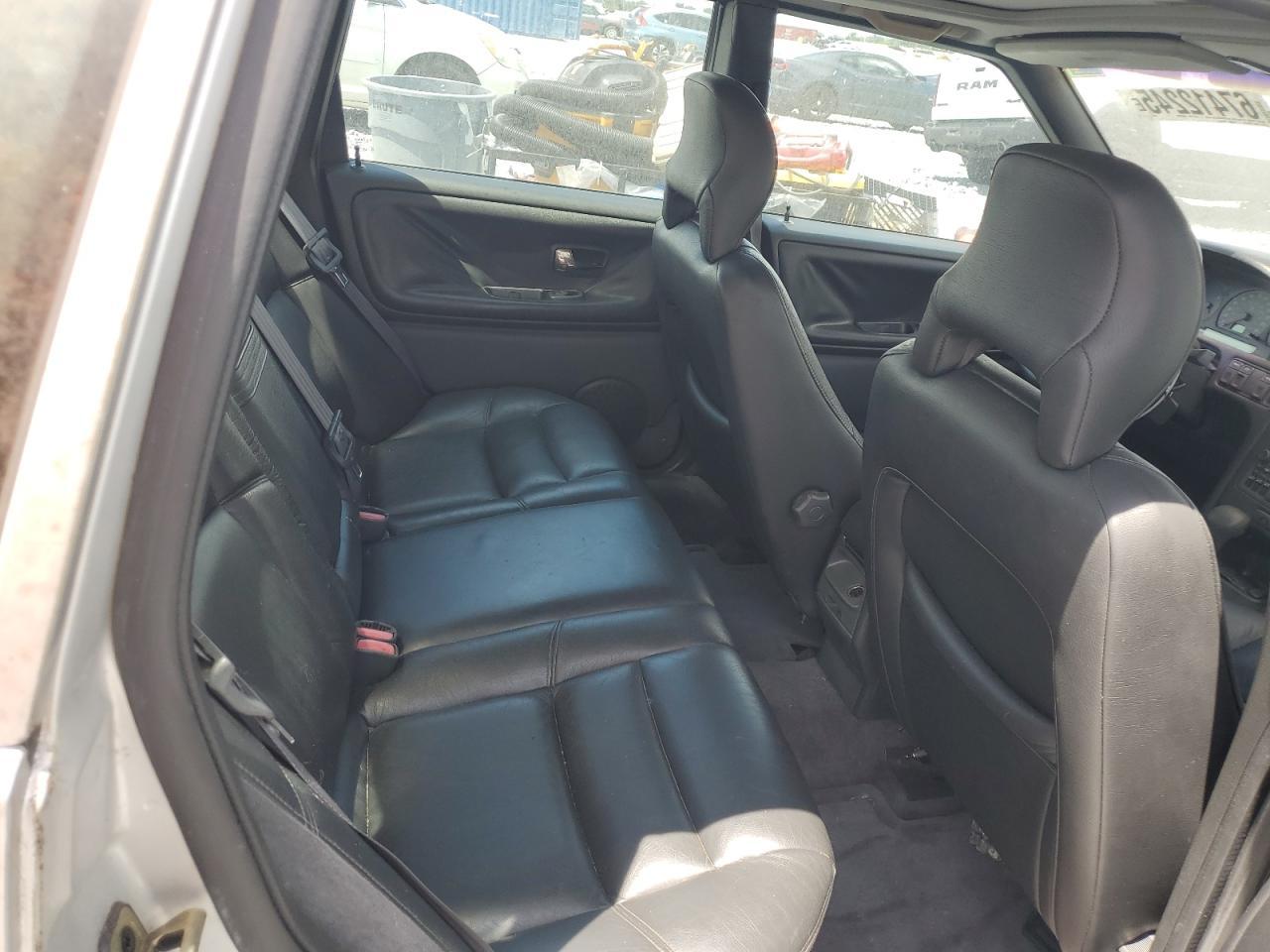 1998 VOLVO S70