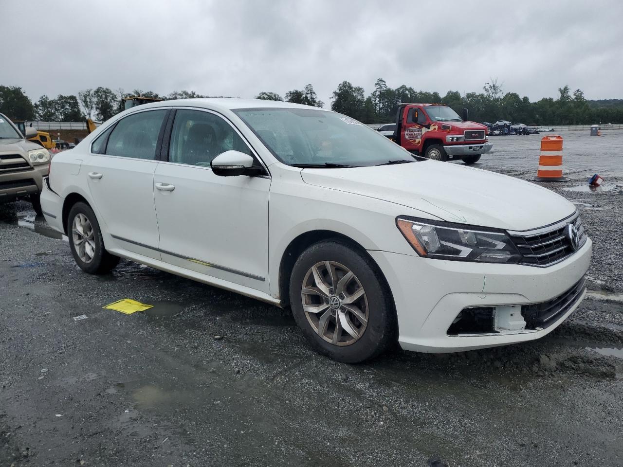 2016 VOLKSWAGEN Passat