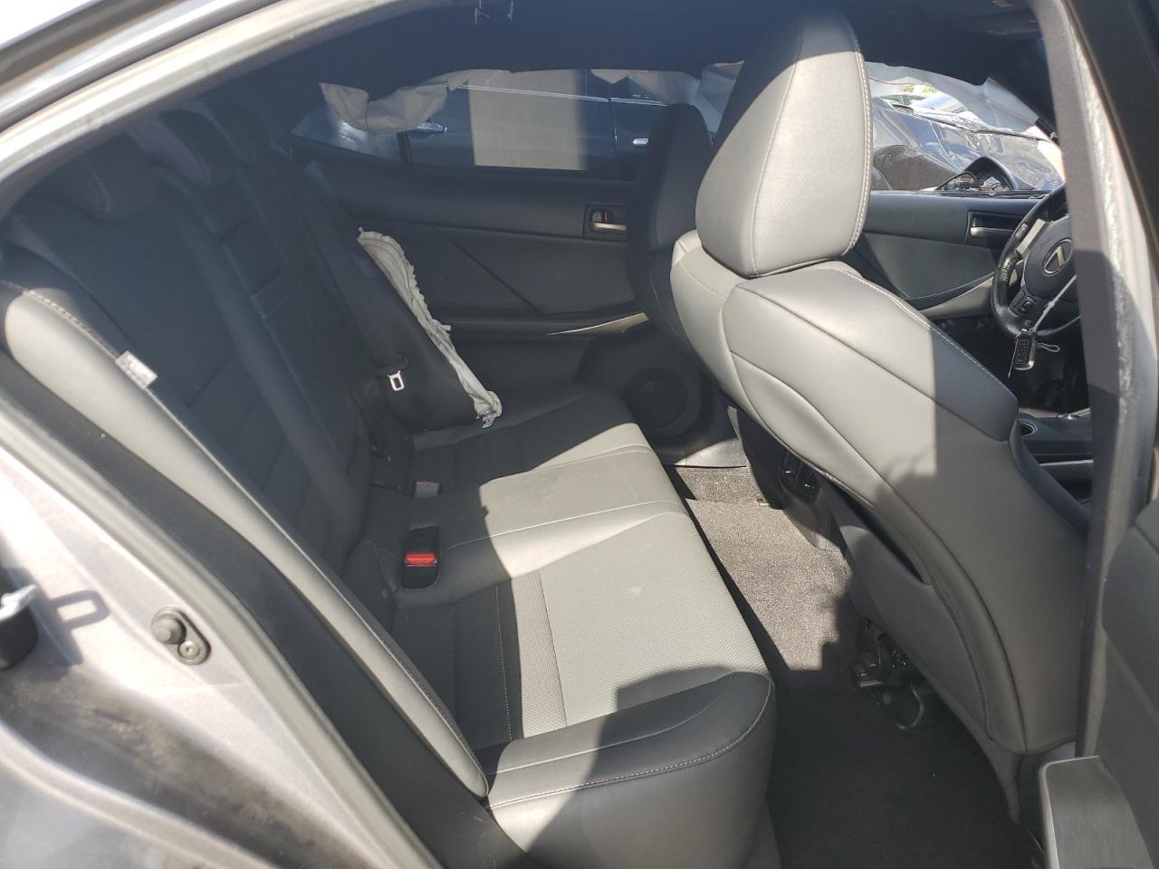 2020 LEXUS IS 300