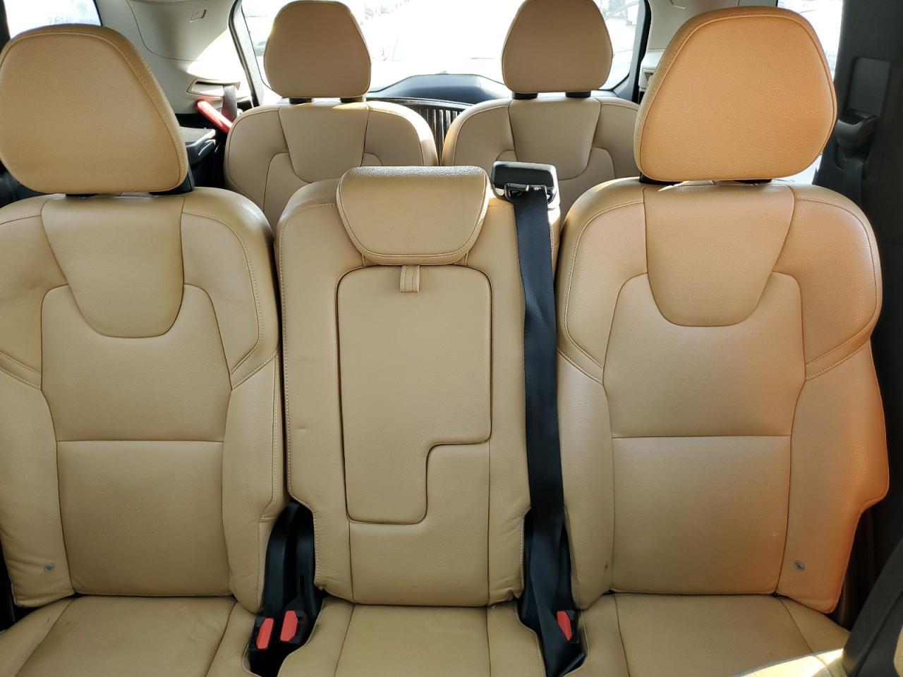 2016 VOLVO XC90
