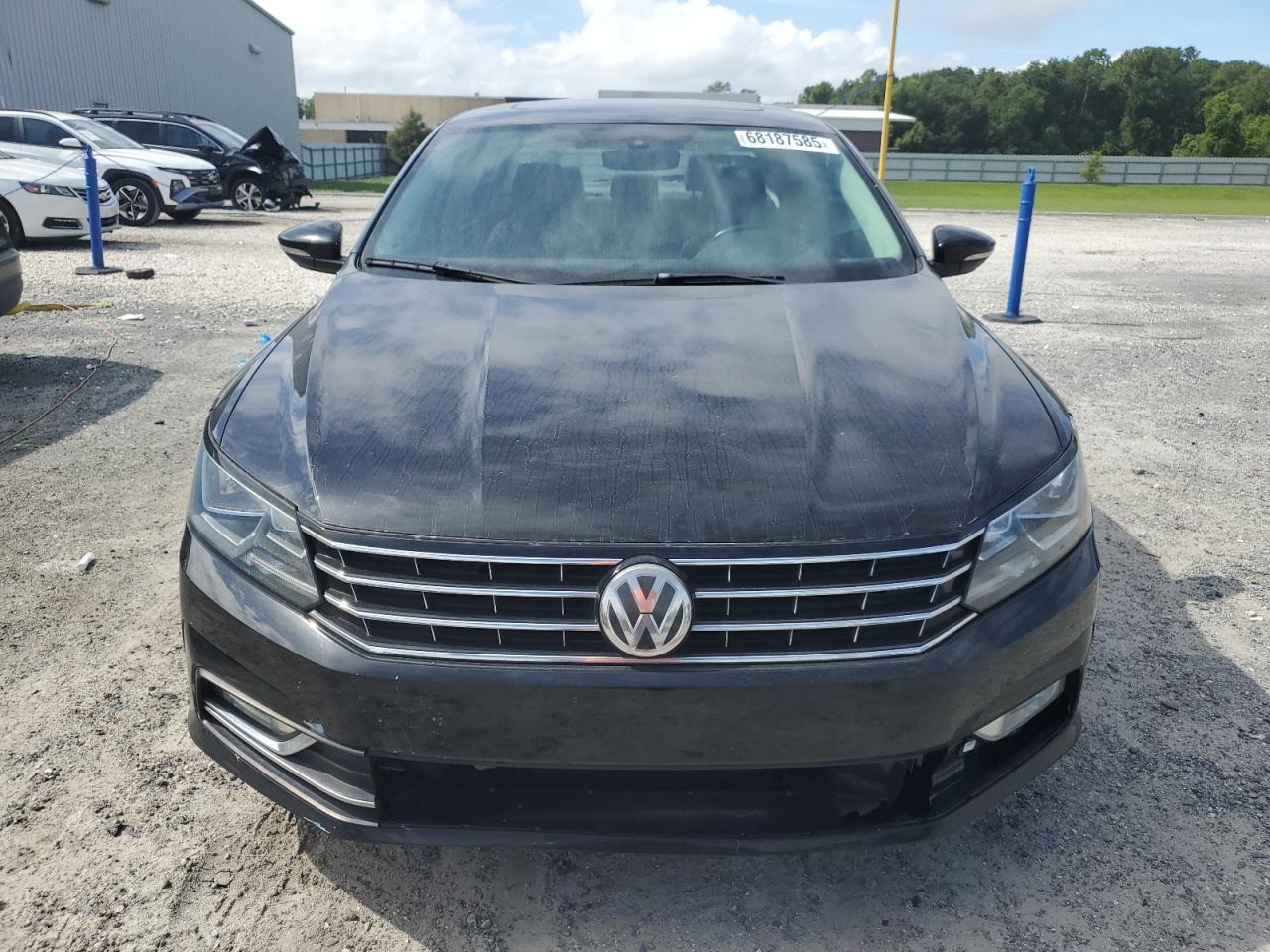 2016 VOLKSWAGEN Passat