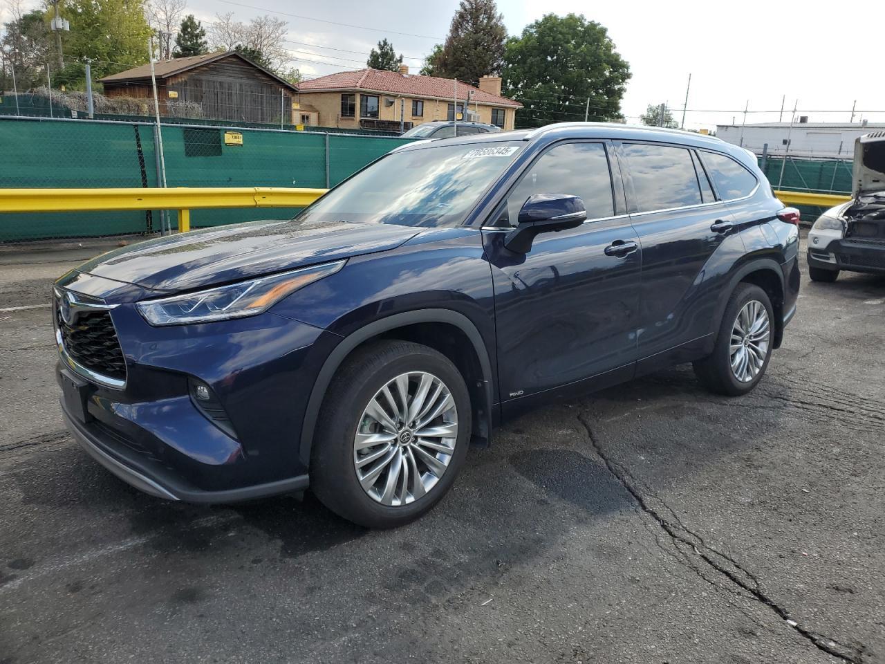 2024 TOYOTA HIGHLANDER