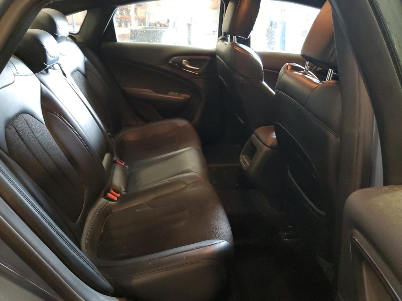 2015 CHRYSLER 200
