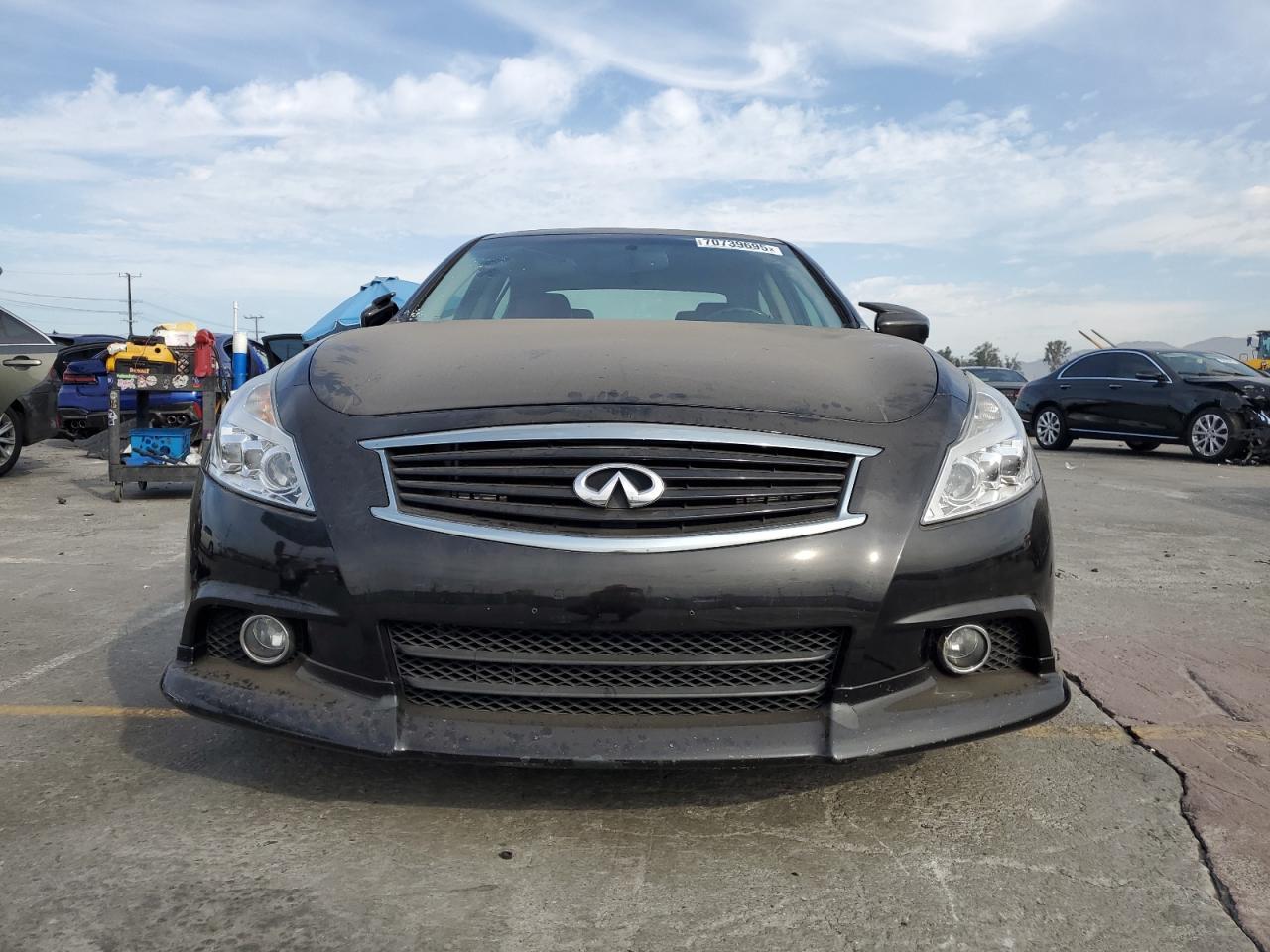 2011 INFINITI G37
