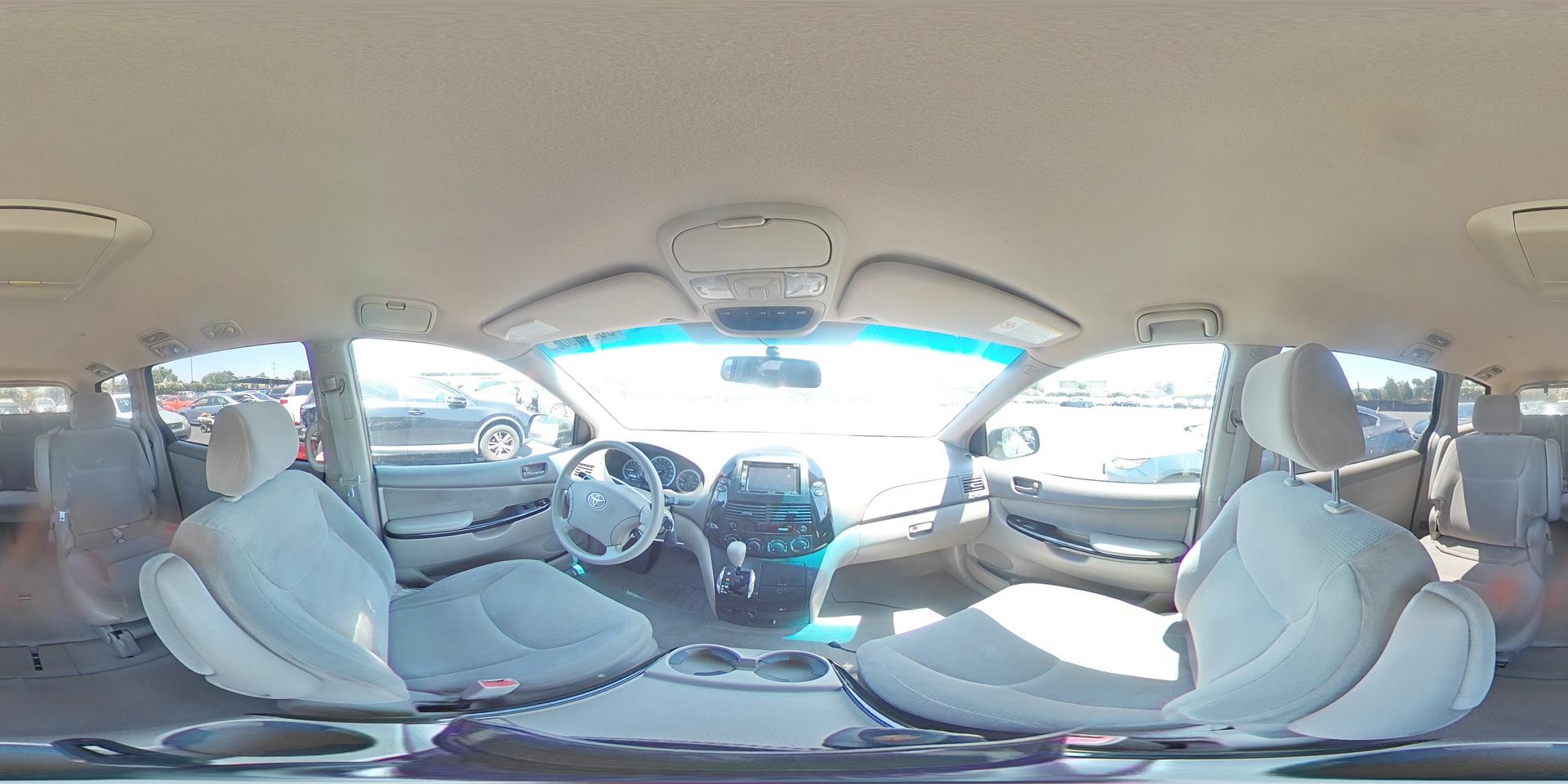 2004 TOYOTA SIENNA