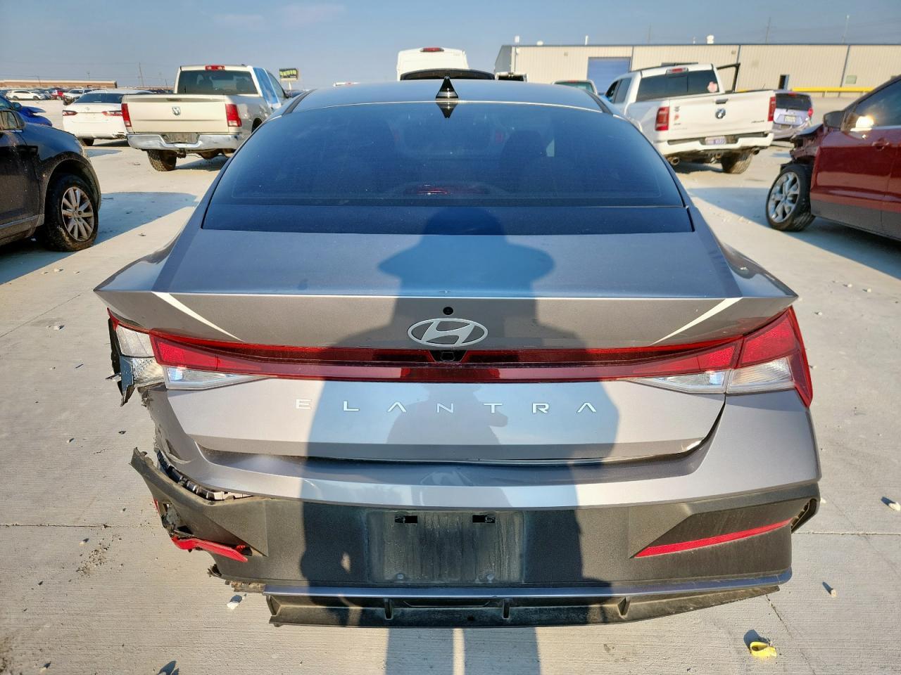 2024 HYUNDAI ELANTRA