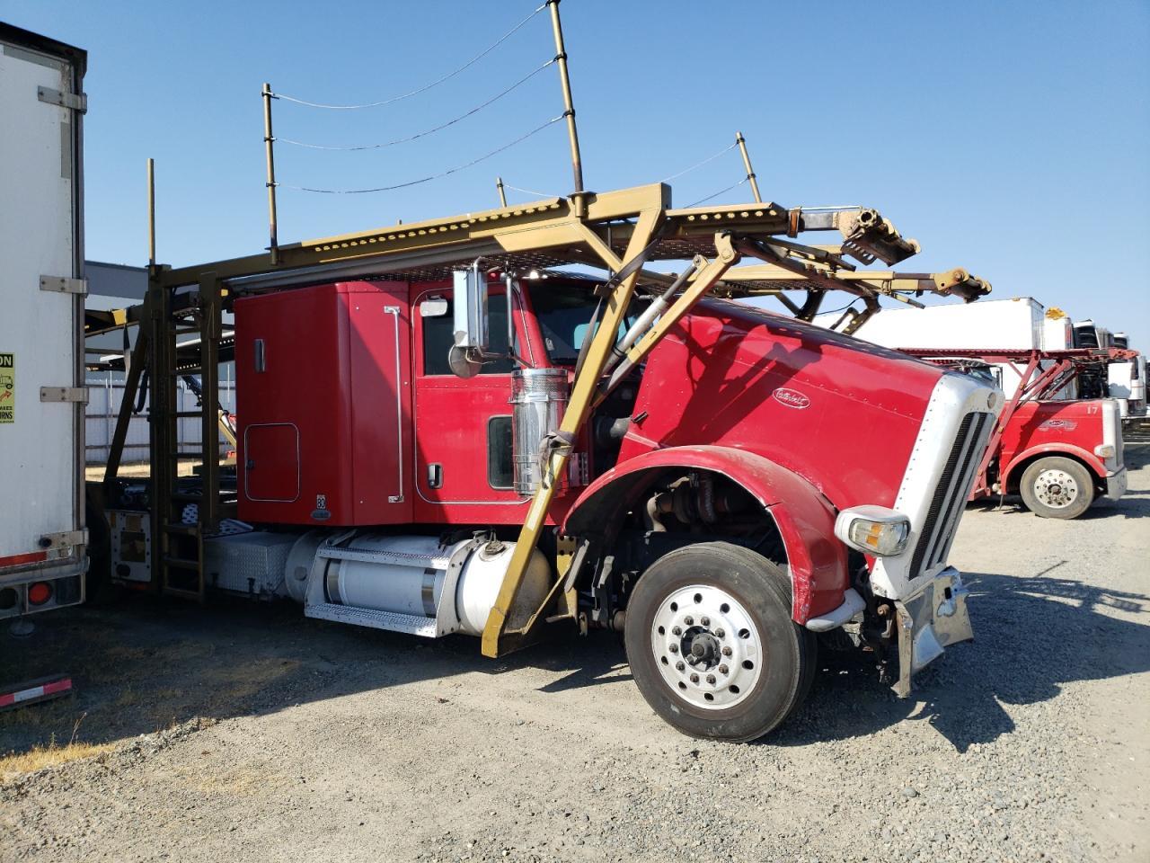 2010 PETERBILT 388