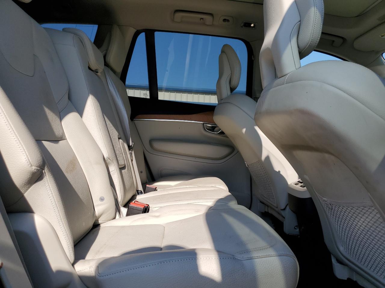 2021 VOLVO XC90