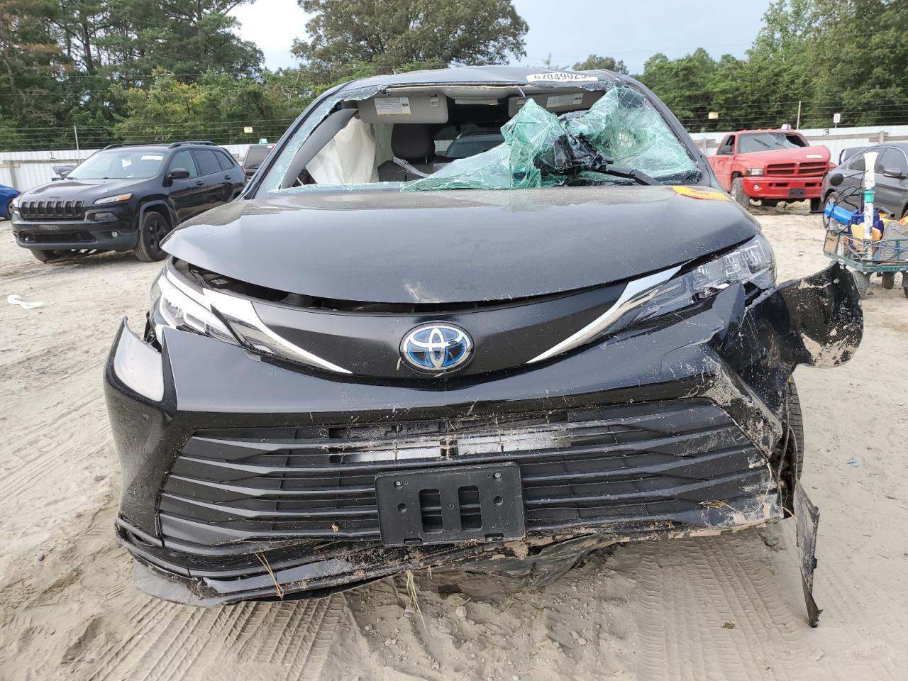 2022 TOYOTA SIENNA