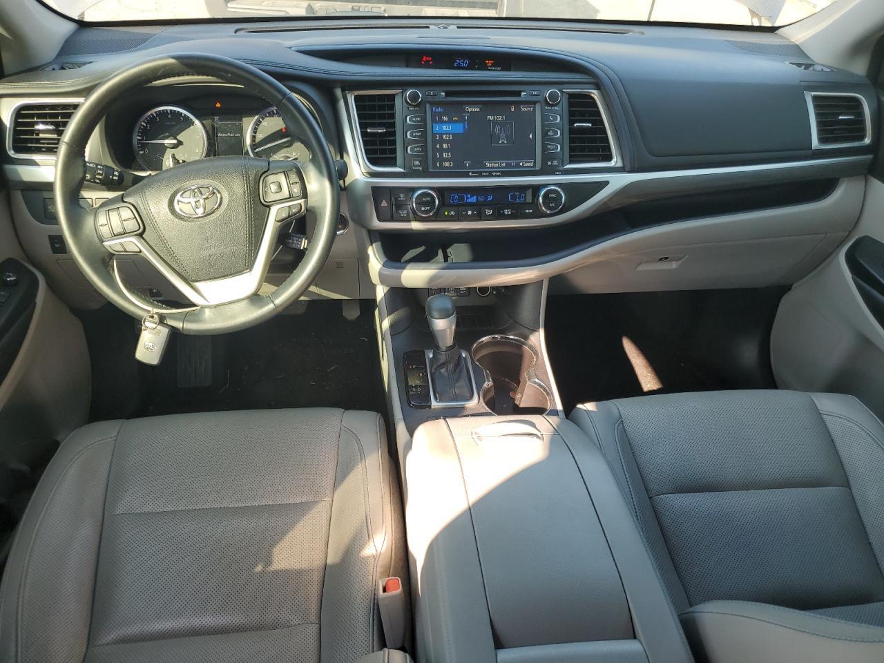 2017 TOYOTA HIGHLANDER