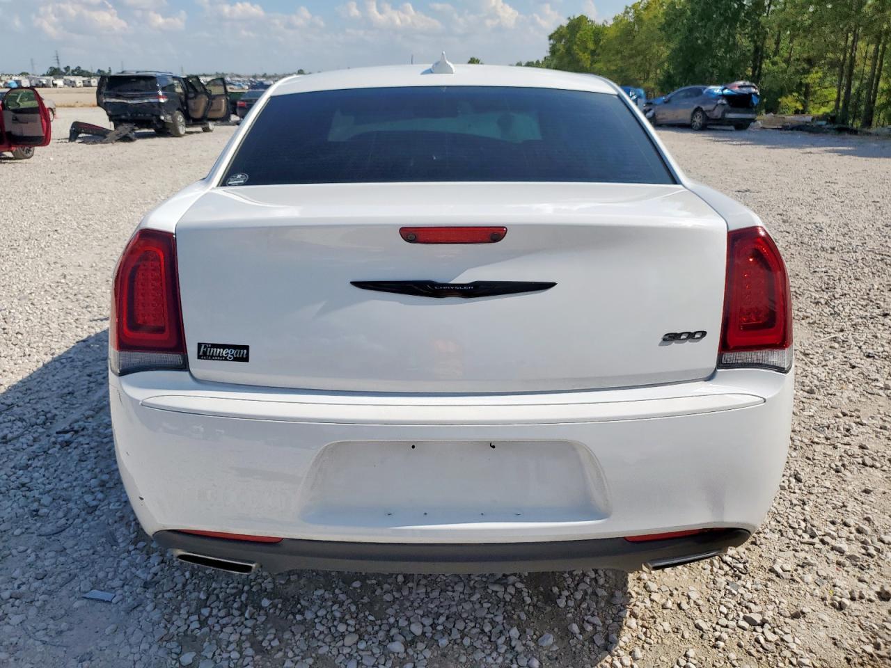 2022 CHRYSLER 300