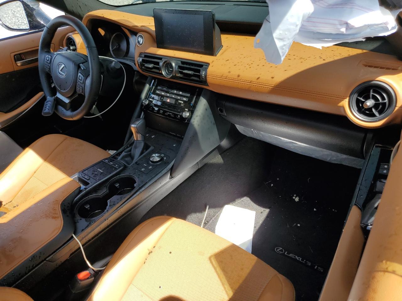 2025 LEXUS Is