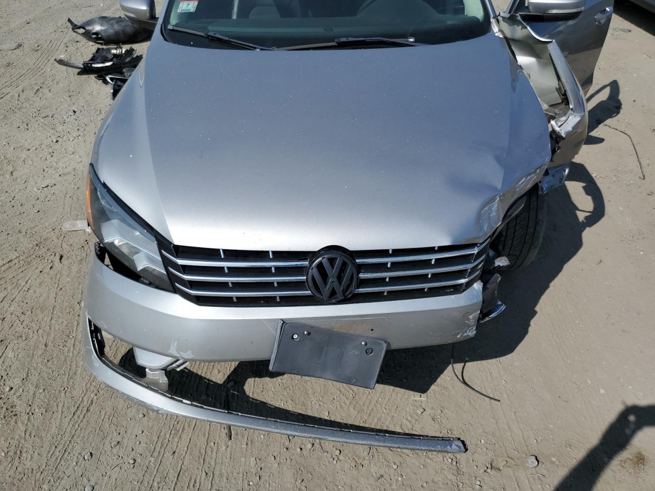 2014 VOLKSWAGEN Passat