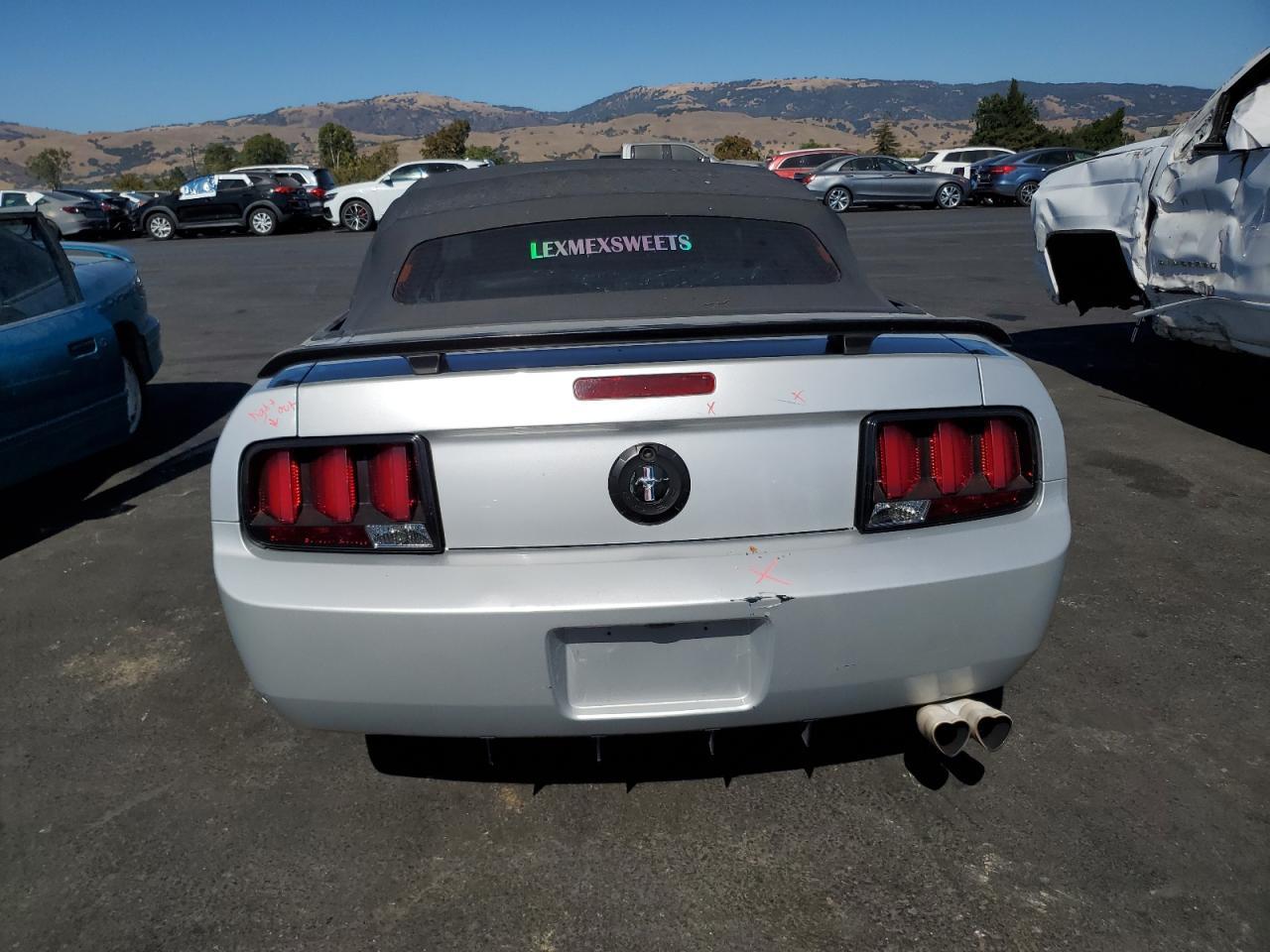 2005 FORD MUSTANG