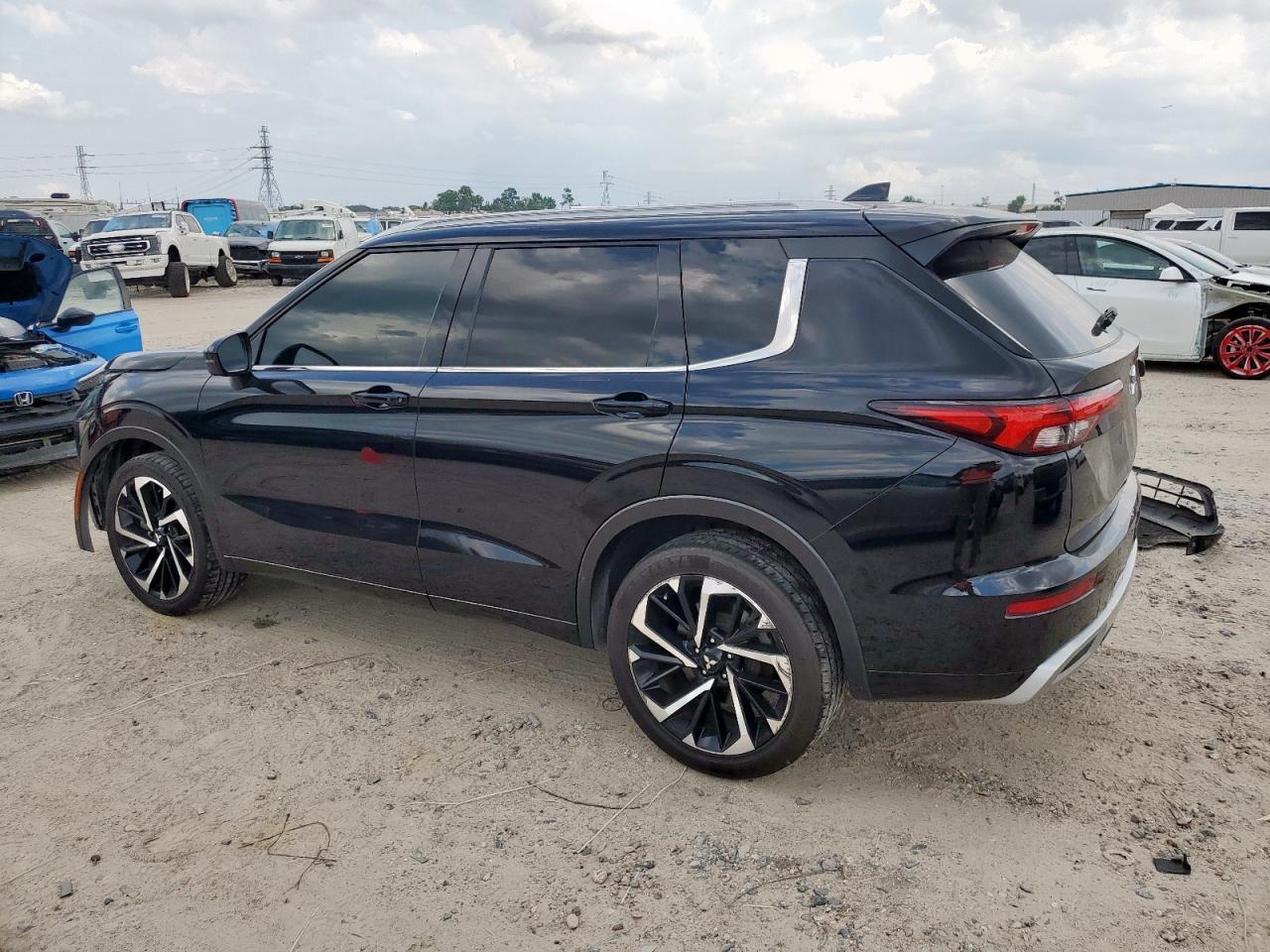 2022 MITSUBISHI outlander