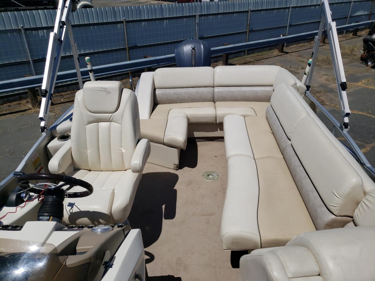 2013 Bennington Marine Boat