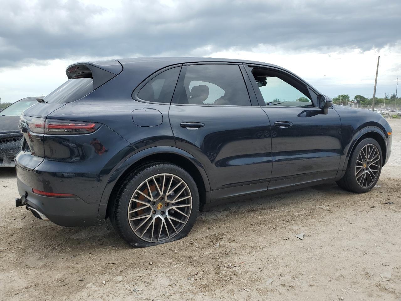 2021 PORSCHE CAYENNE