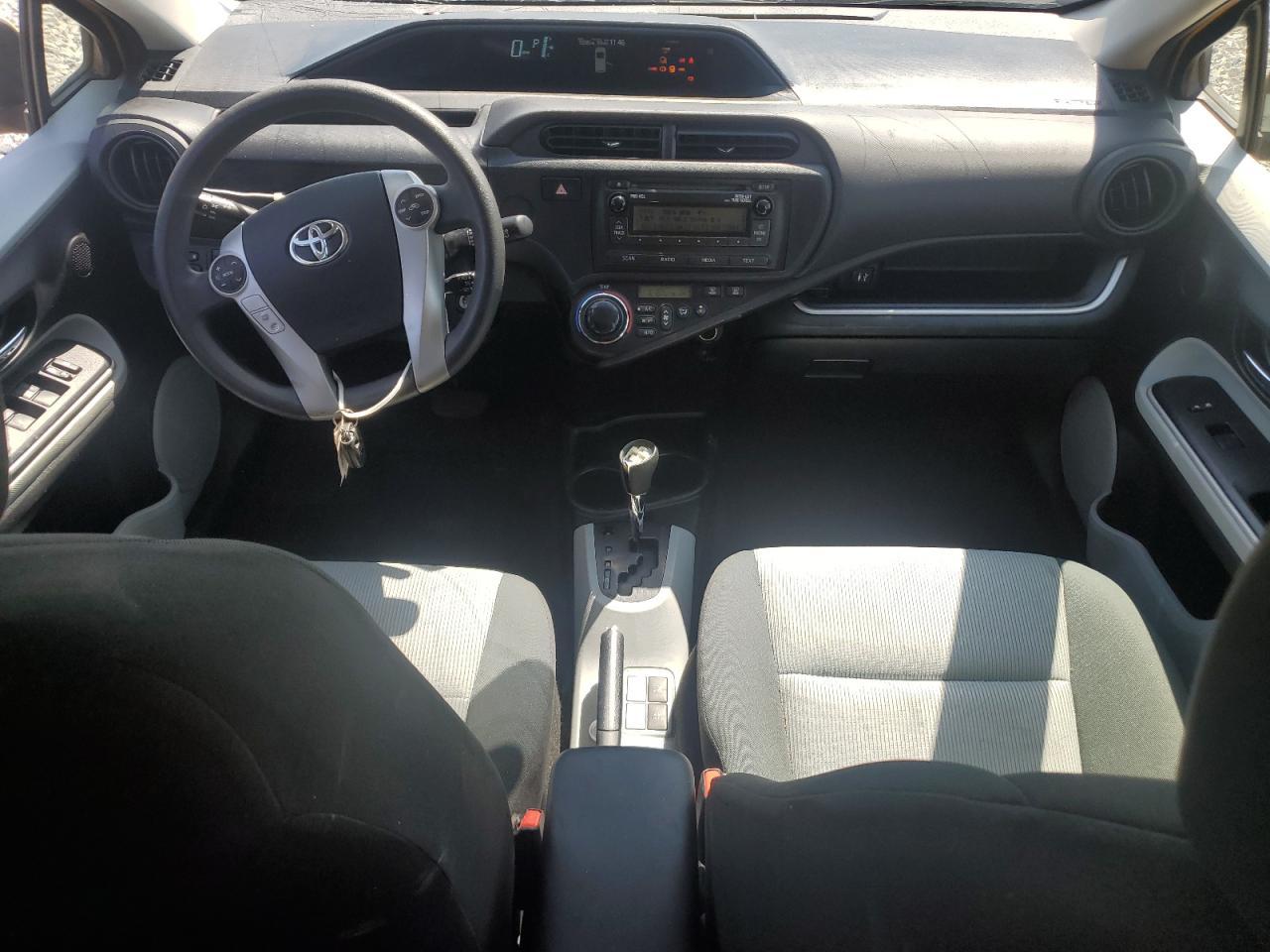 2014 TOYOTA Prius c