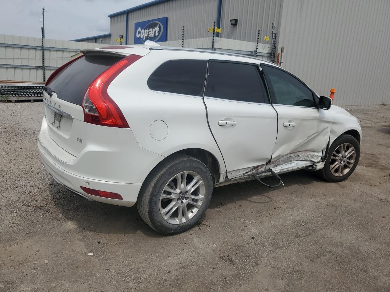 2015 VOLVO XC60