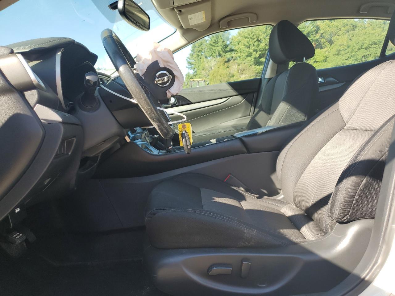 2017 NISSAN Maxima