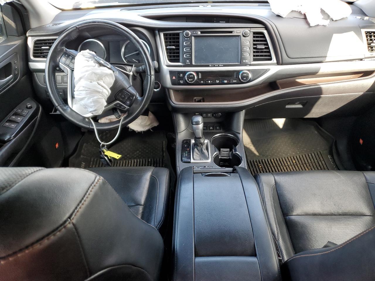 2017 TOYOTA HIGHLANDER