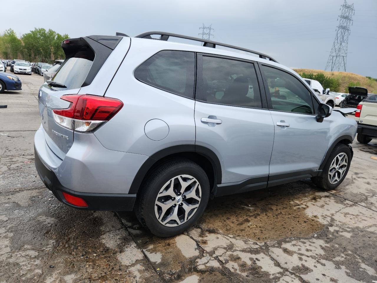2024 SUBARU FORESTER