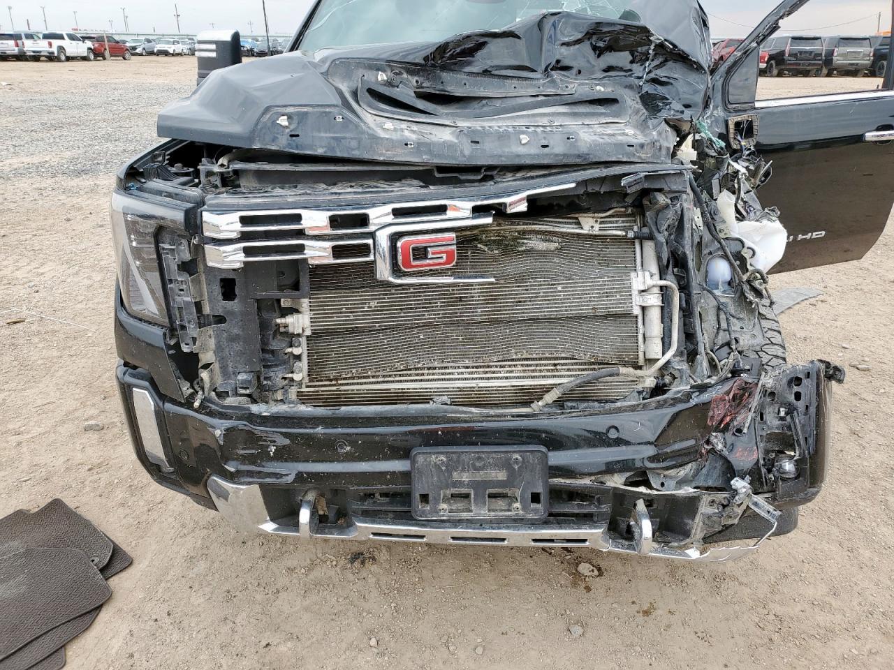 2024 GMC Sierra