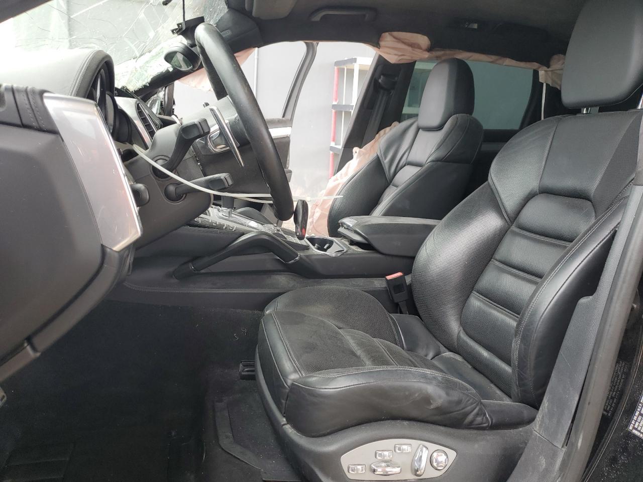 2013 PORSCHE CAYENNE