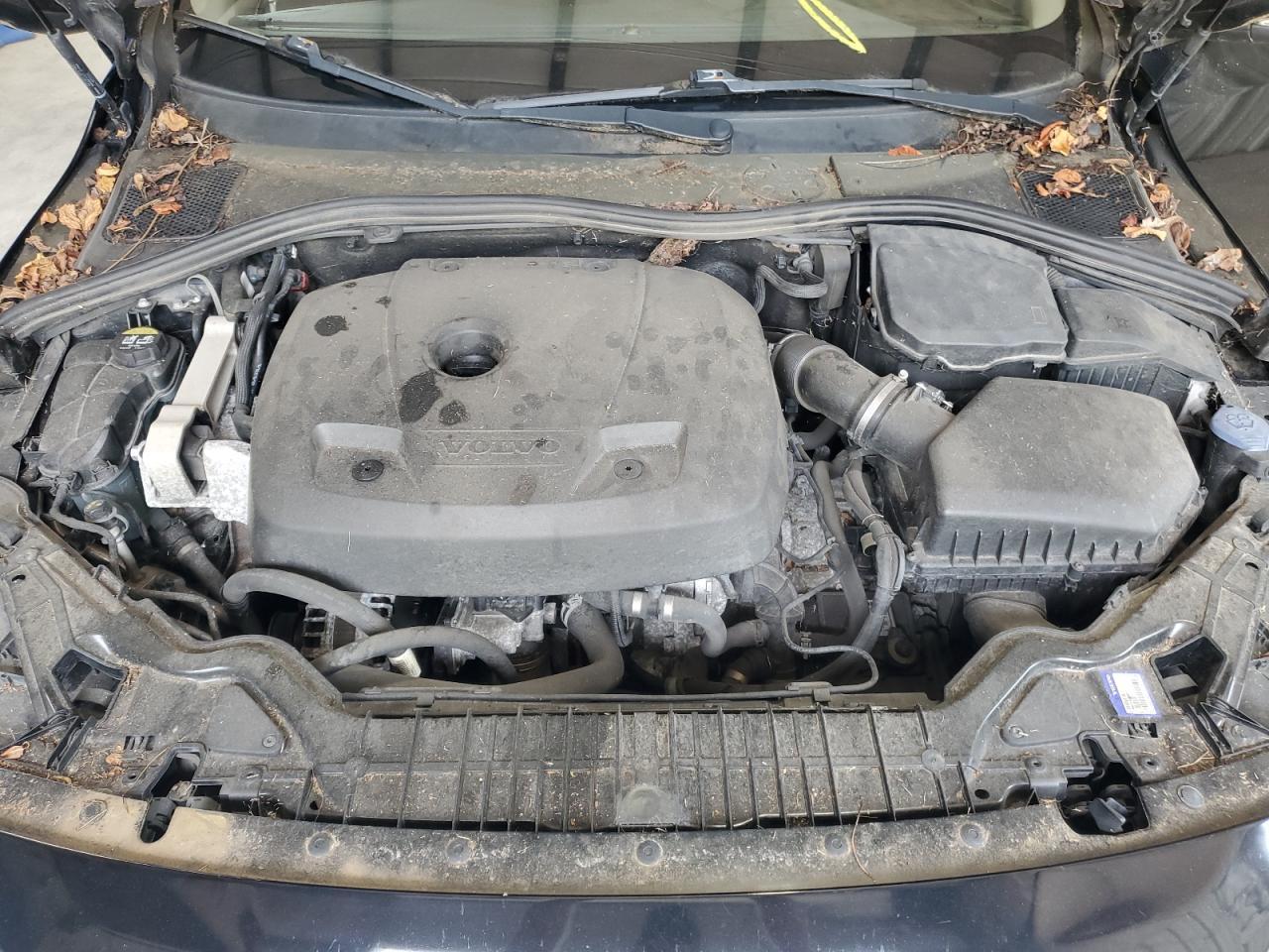 2017 VOLVO V60