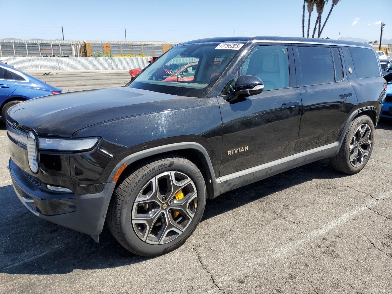 2023 RIVIAN R1s