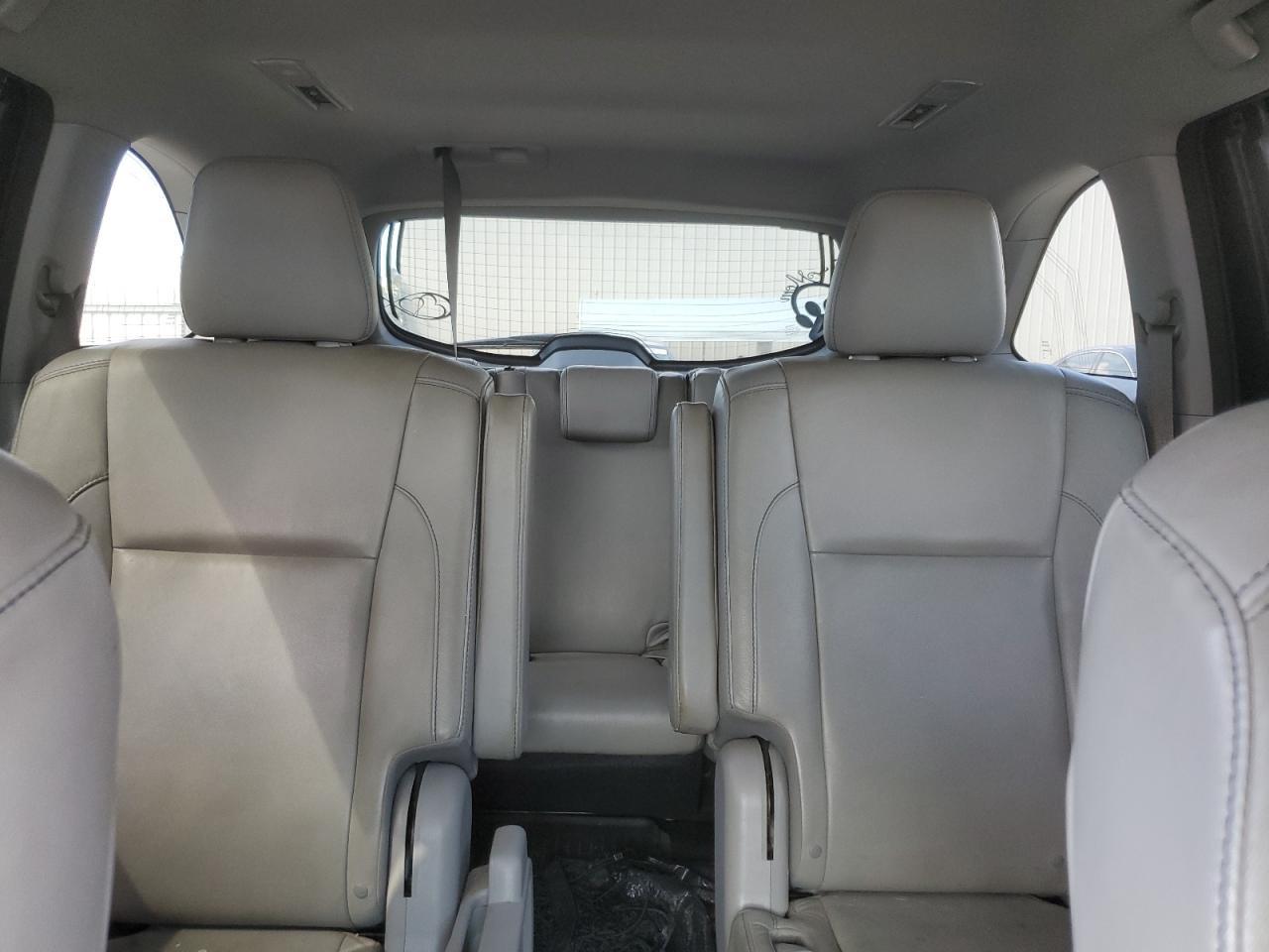 2016 TOYOTA HIGHLANDER