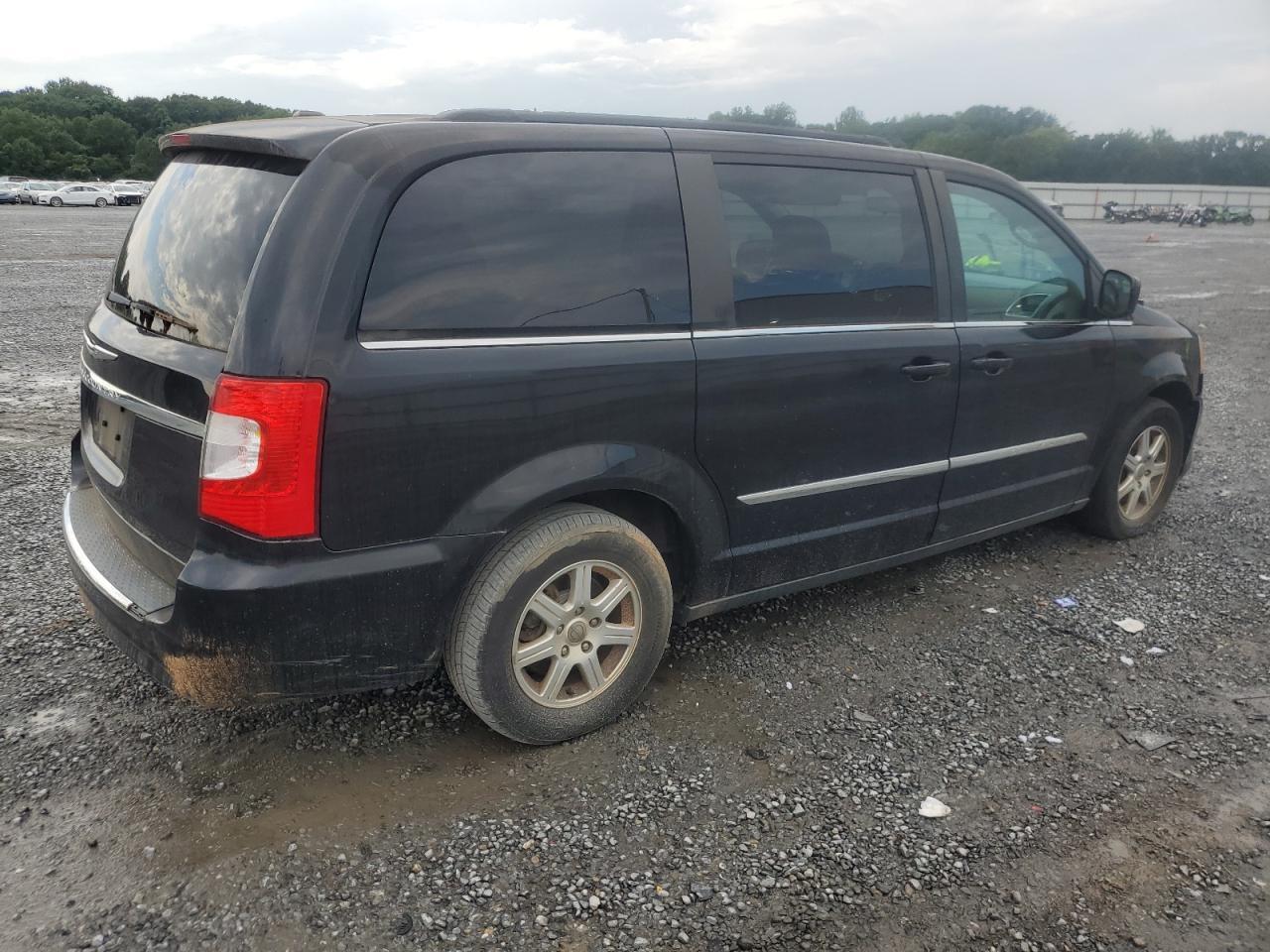 2011 CHRYSLER Town & Country
