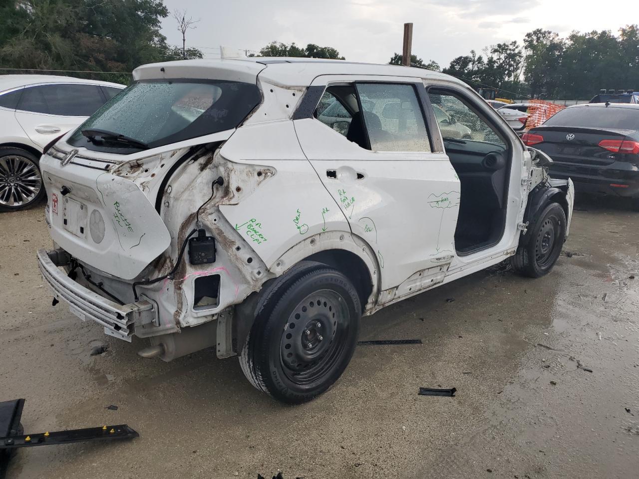 2021 NISSAN KICKS