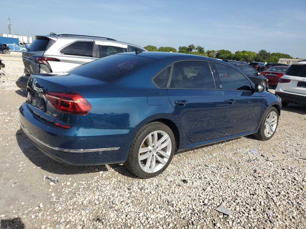 2019 VOLKSWAGEN Passat