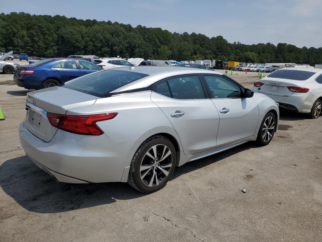 2017 NISSAN Maxima