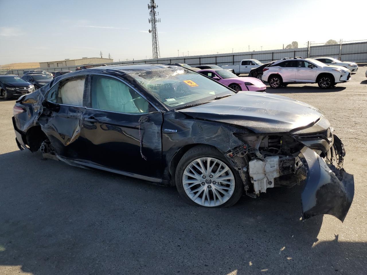 2018 TOYOTA CAMRY