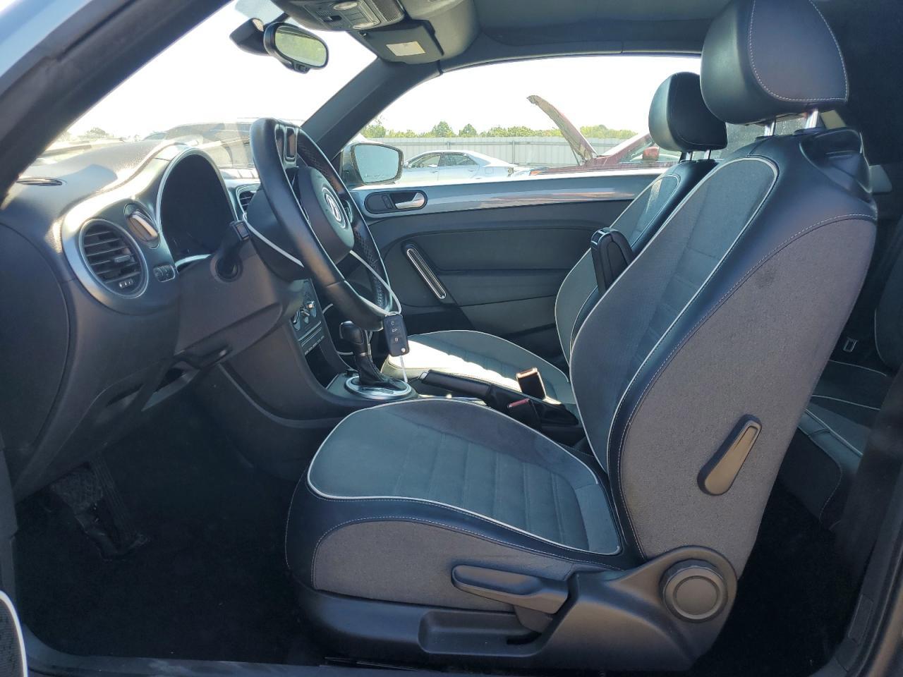 2016 VOLKSWAGEN Beetle
