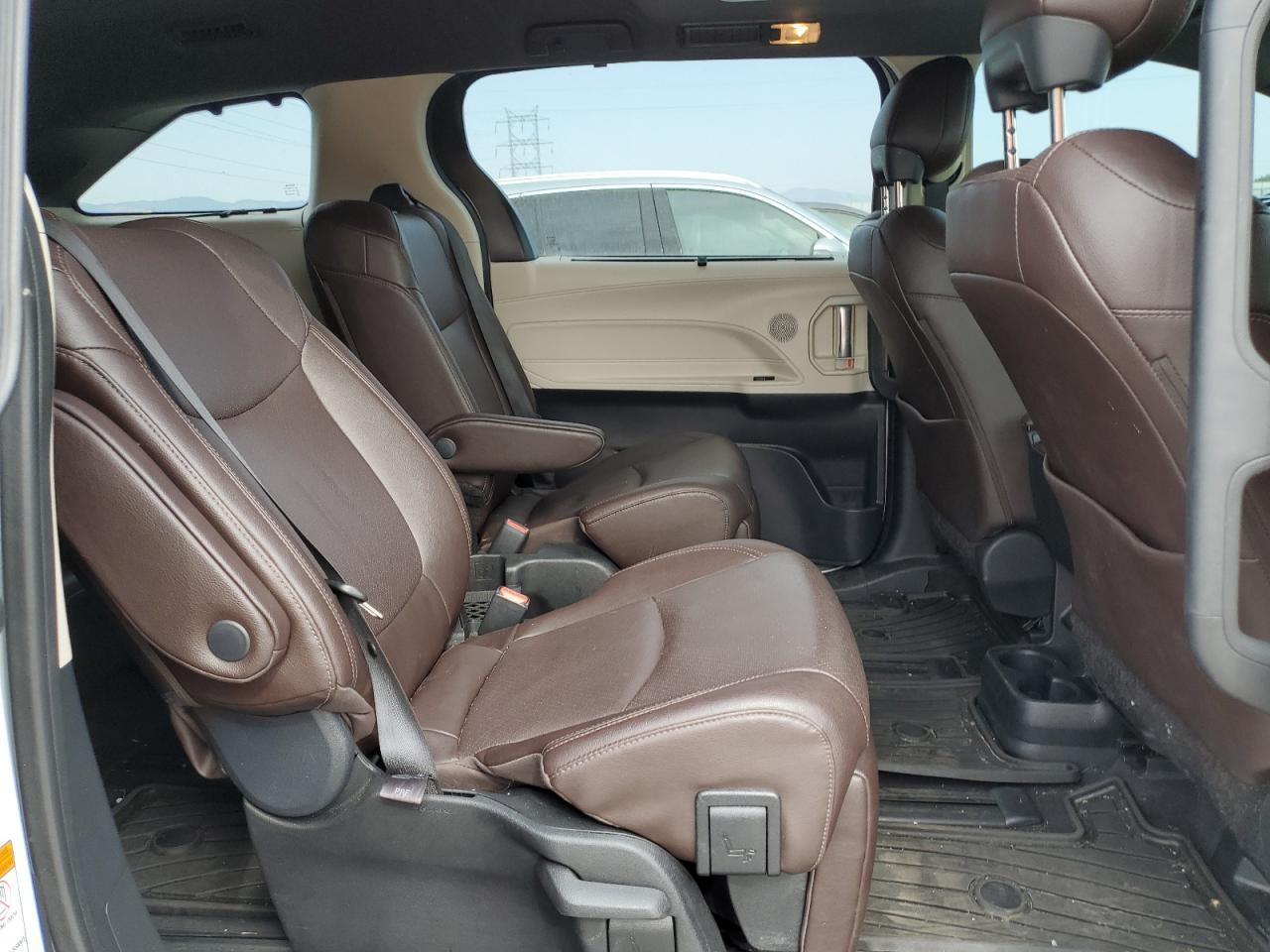 2023 TOYOTA SIENNA