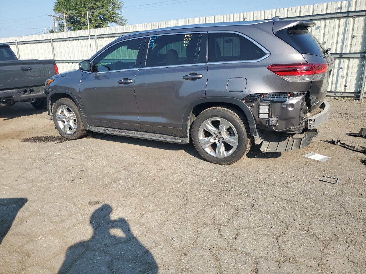 2017 TOYOTA HIGHLANDER