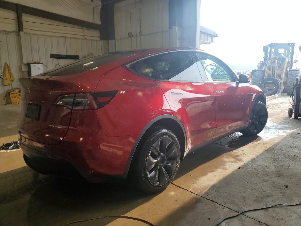 2024 TESLA MODEL Y