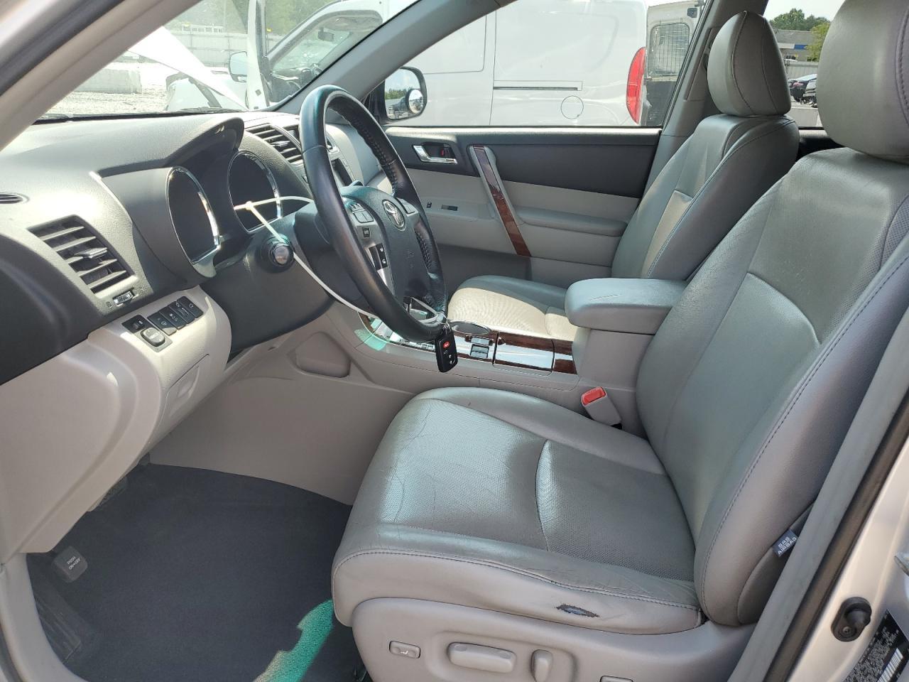 2012 TOYOTA HIGHLANDER