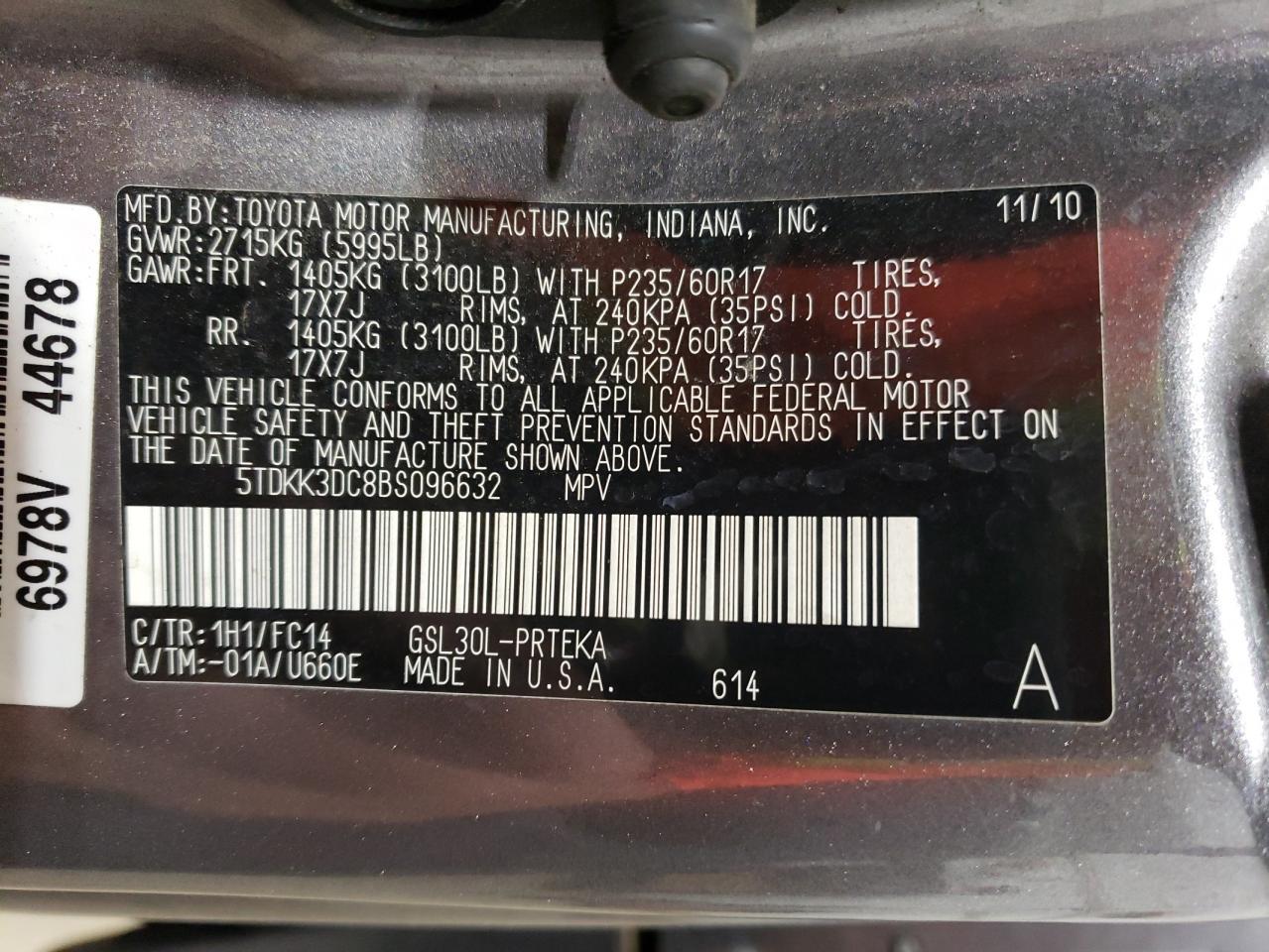 2011 TOYOTA SIENNA
