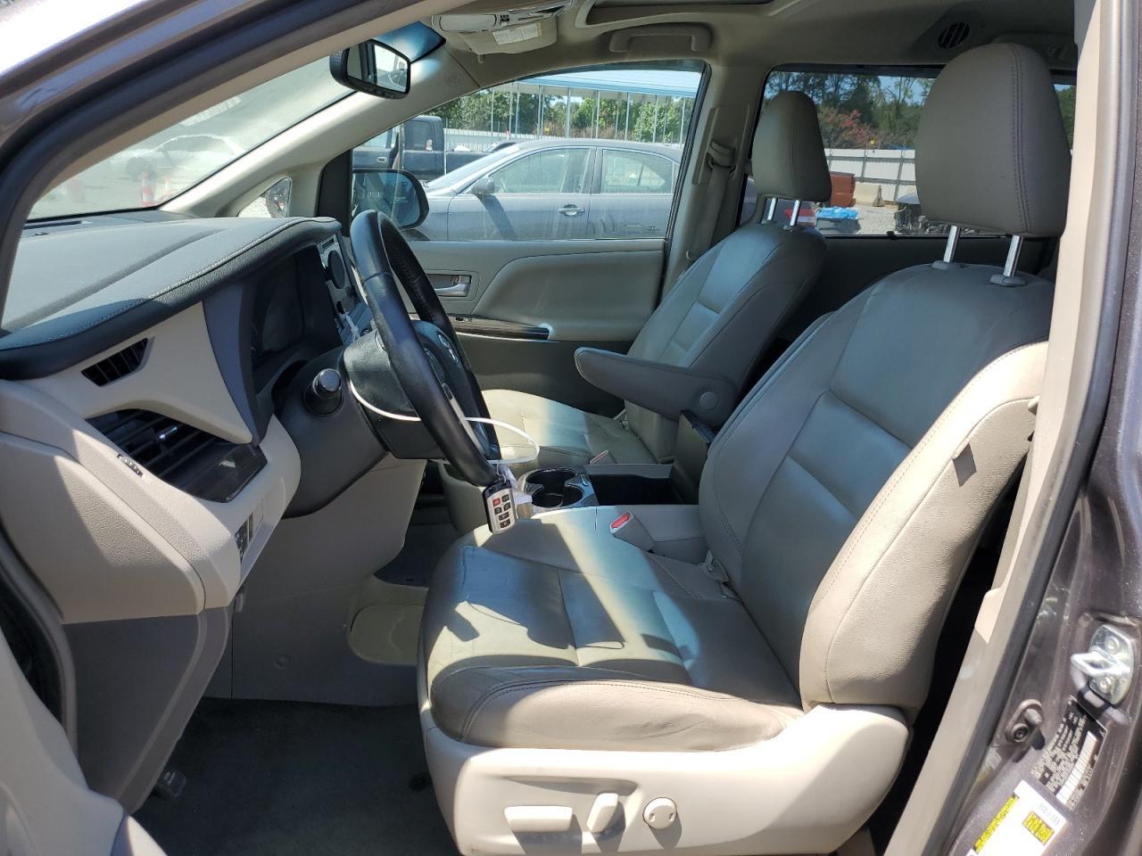 2015 TOYOTA SIENNA