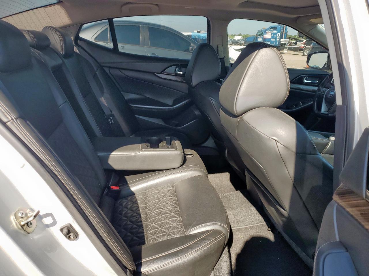 2017 NISSAN Maxima