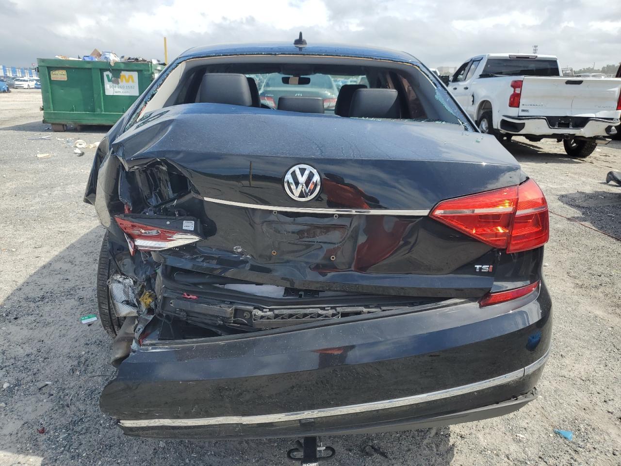 2016 VOLKSWAGEN Passat
